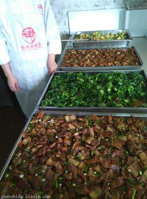 工廠食堂對(duì)外承包 餐餐香助力企業(yè)實(shí)現(xiàn)高效便捷的餐飲管理